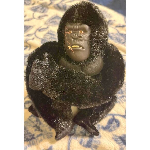 Universal Studios King Kong the eighth wonder of the world plush 8 inches tall - Picture 2 of 7